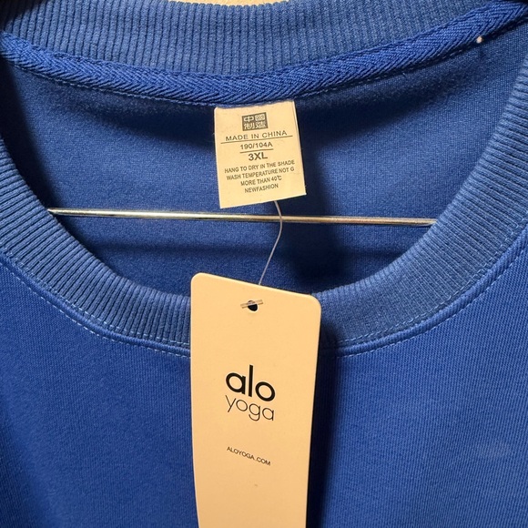 ALO Yoga Crewneck Sweatshirt in Royal Blue - Picture 2 of 2